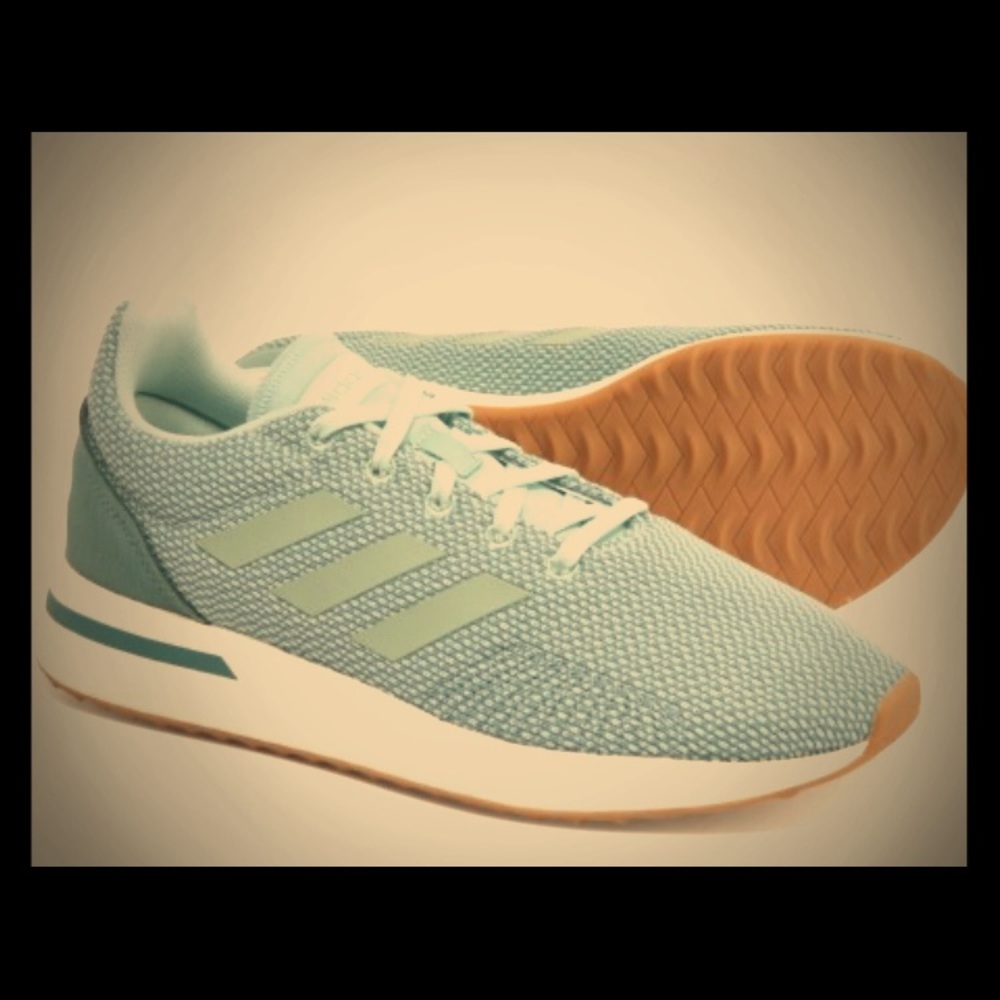 Adidas Run 70s women’s sneakers. Ash Green